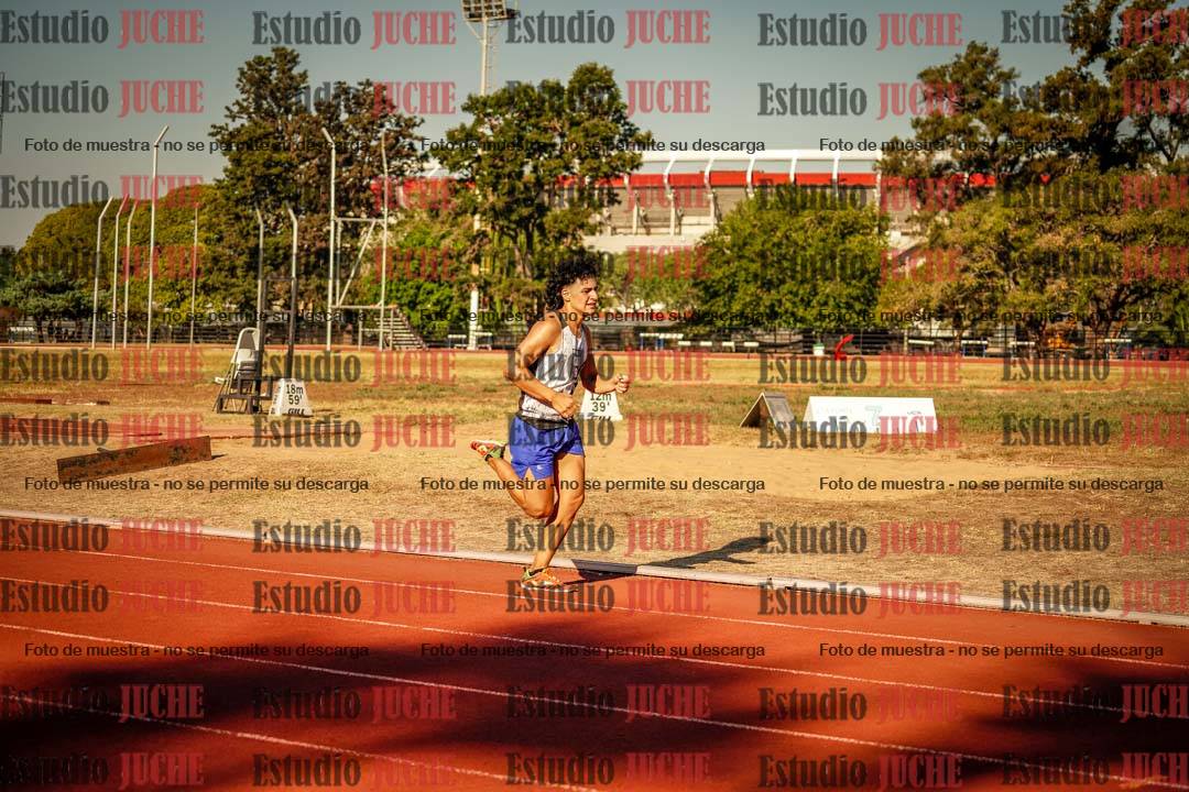 Fotos de los 800 m llanos de varones