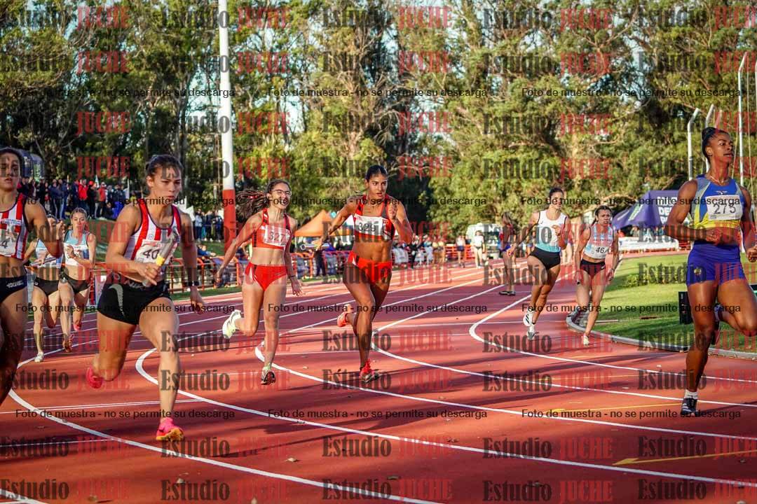 Fotos de los relevos 4x100 m de mujeres