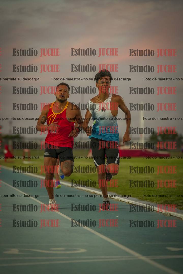 Fotos de los 3000 m llanos de varones
