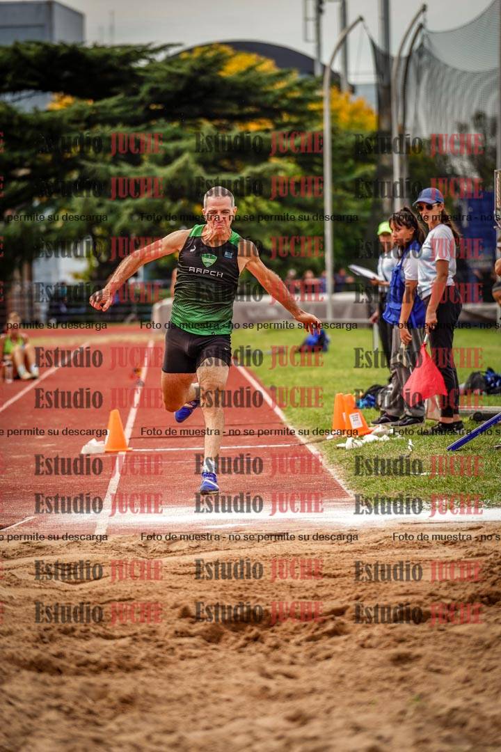 Fotos del salto triple de mujeres y varones