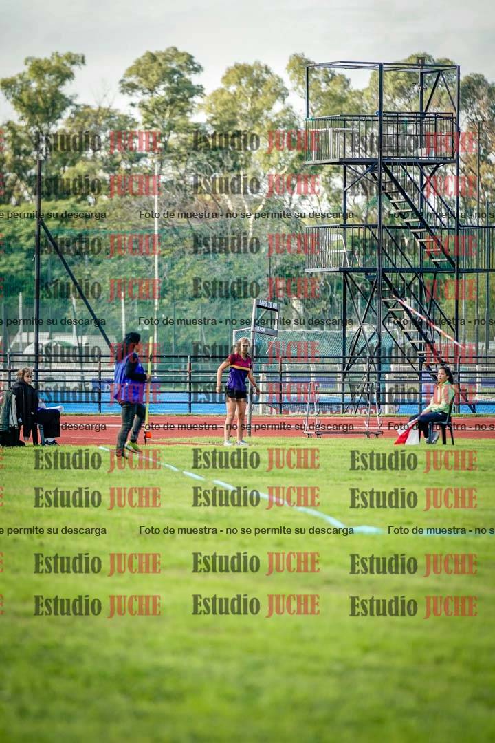 Fotos del lanzamiento de jabalina de mujeres y varones - U14