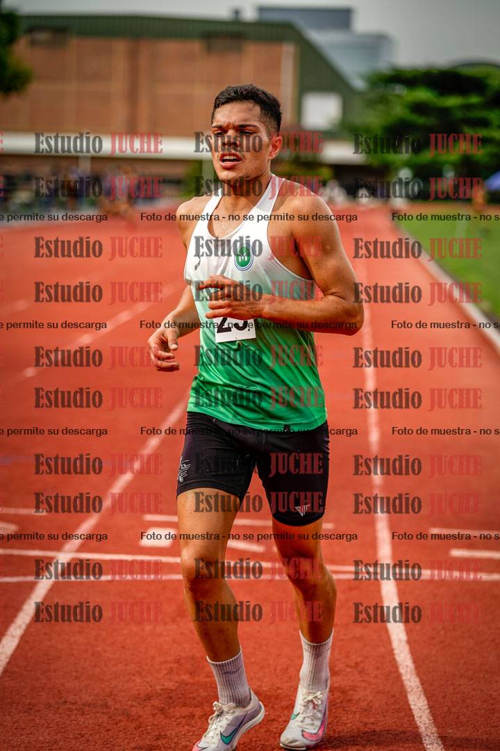 Fotos de los 3000 m con obstáculos de varones