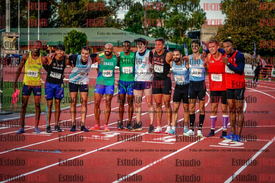 Fotos de algunos extras y podios del día 2