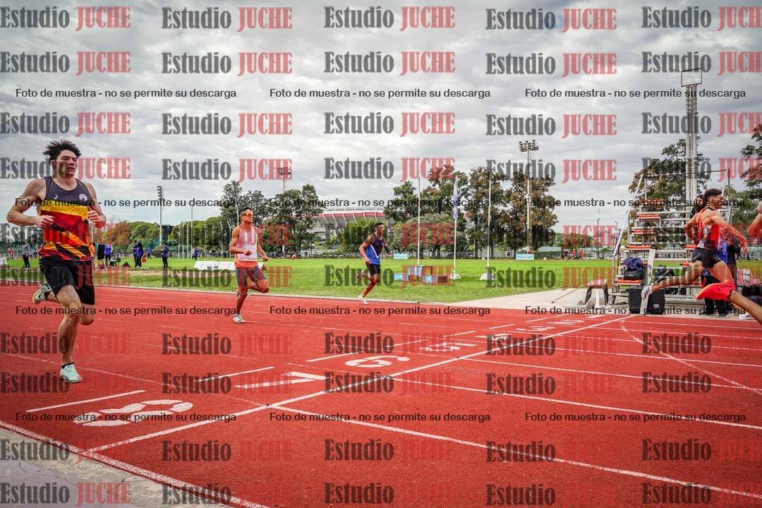 Fotos de los 400 m llanos de varones