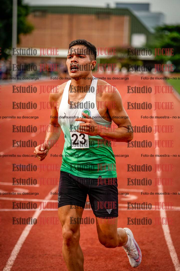 Fotos de los 3000 m con obstáculos de varones