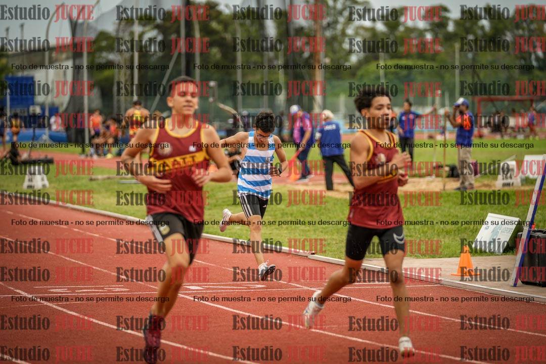 Fotos de los 400 m llanos de varones