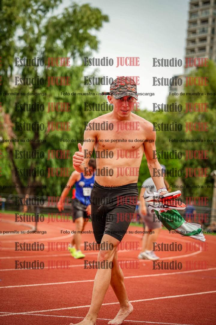 Fotos de los 3000 m con obstáculos de varones