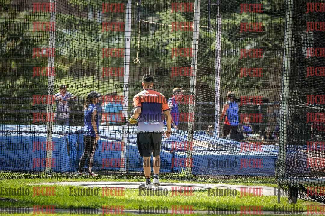 Fotos del lanzamiento de martillo de varones