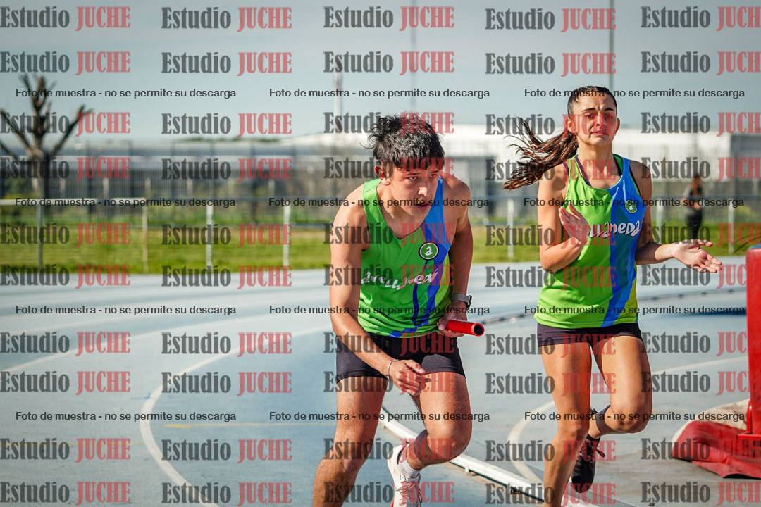Fotos de las postas 8x300 m mixtas