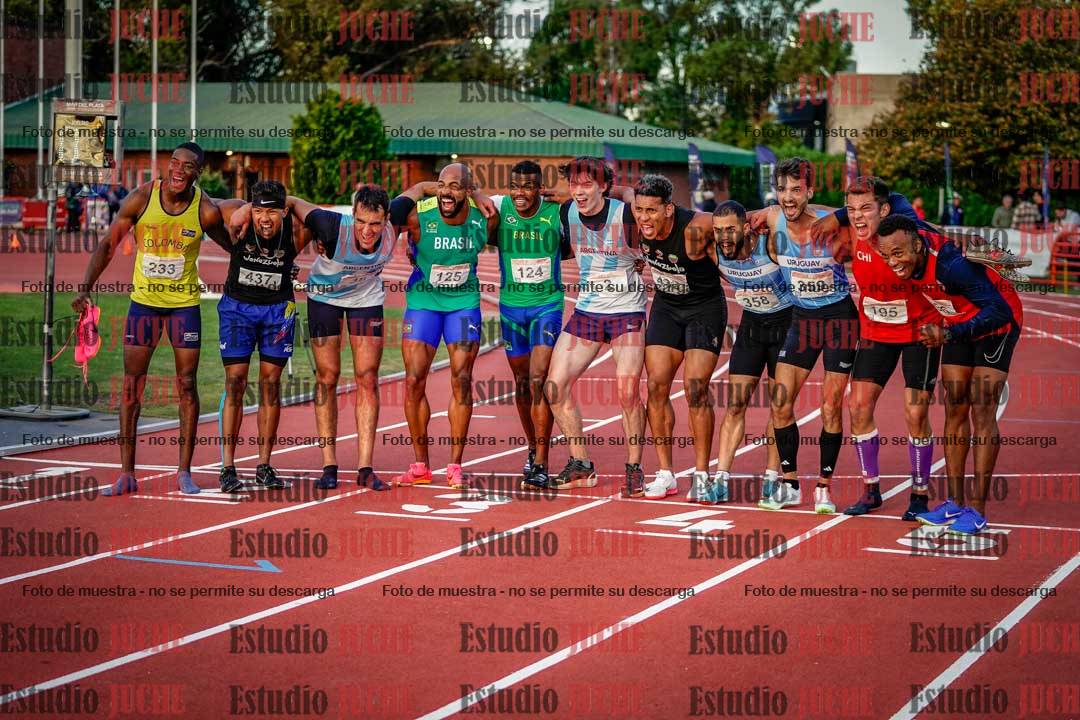 Fotos de algunos extras y podios del día 2