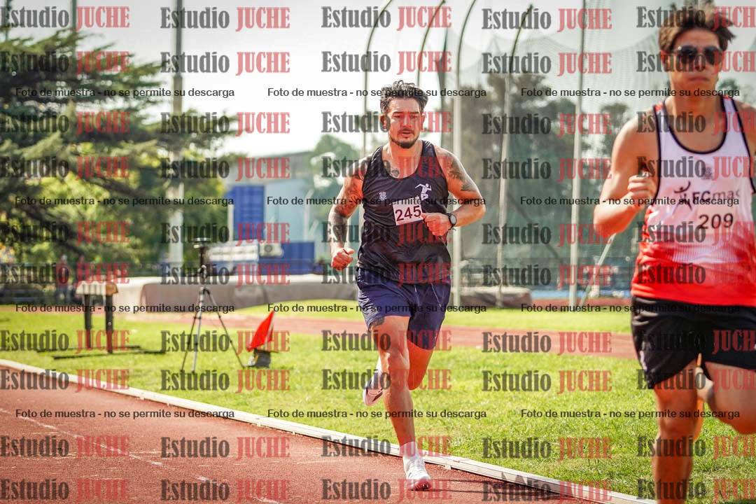 Fotos de los 800 m llanos de varones