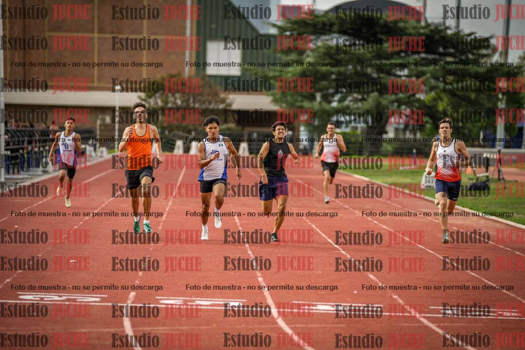 Fotos de los 400 m llanos de varones