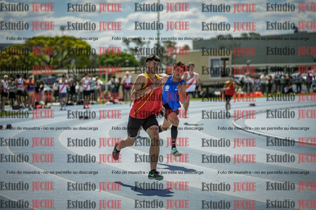 Fotos de los 400 m llanos de varones