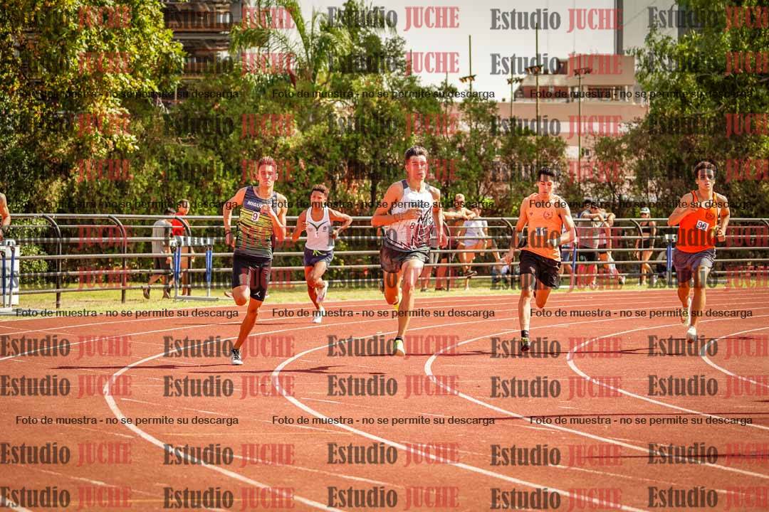 Fotos de los 800 m llanos de varones