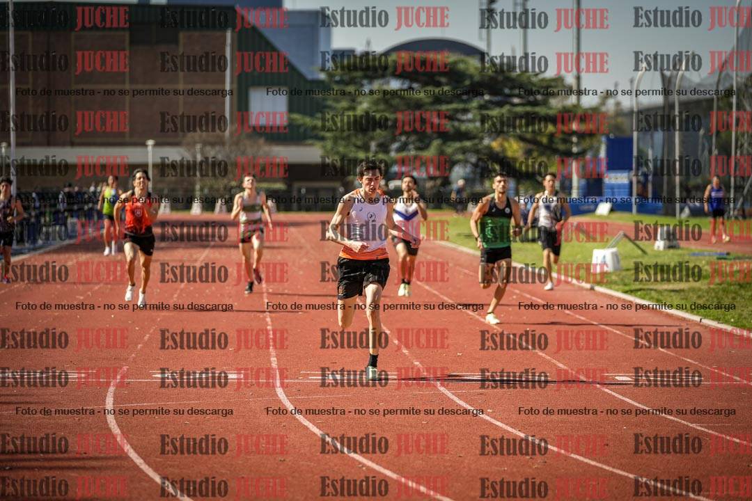 Fotos de los 400 m llanos de varones