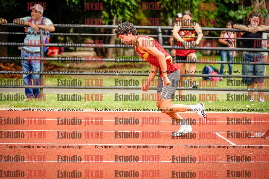 Fotos de los 400 m con vallas de varones