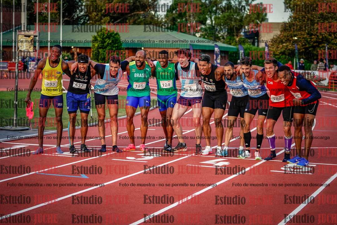 Fotos de algunos extras y podios del día 2