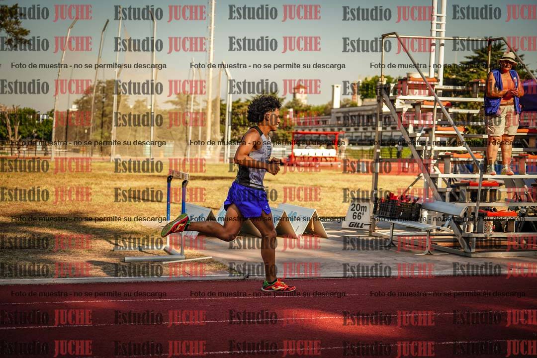 Fotos de los 800 m llanos de varones