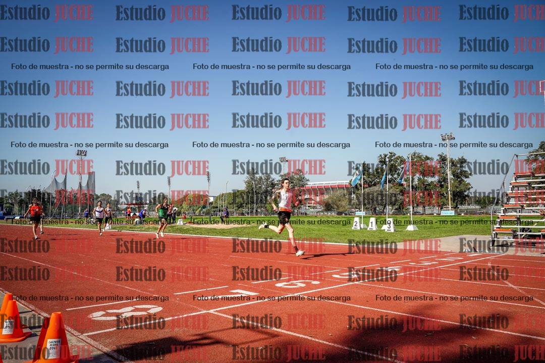 Fotos de los 400 m llanos de varones