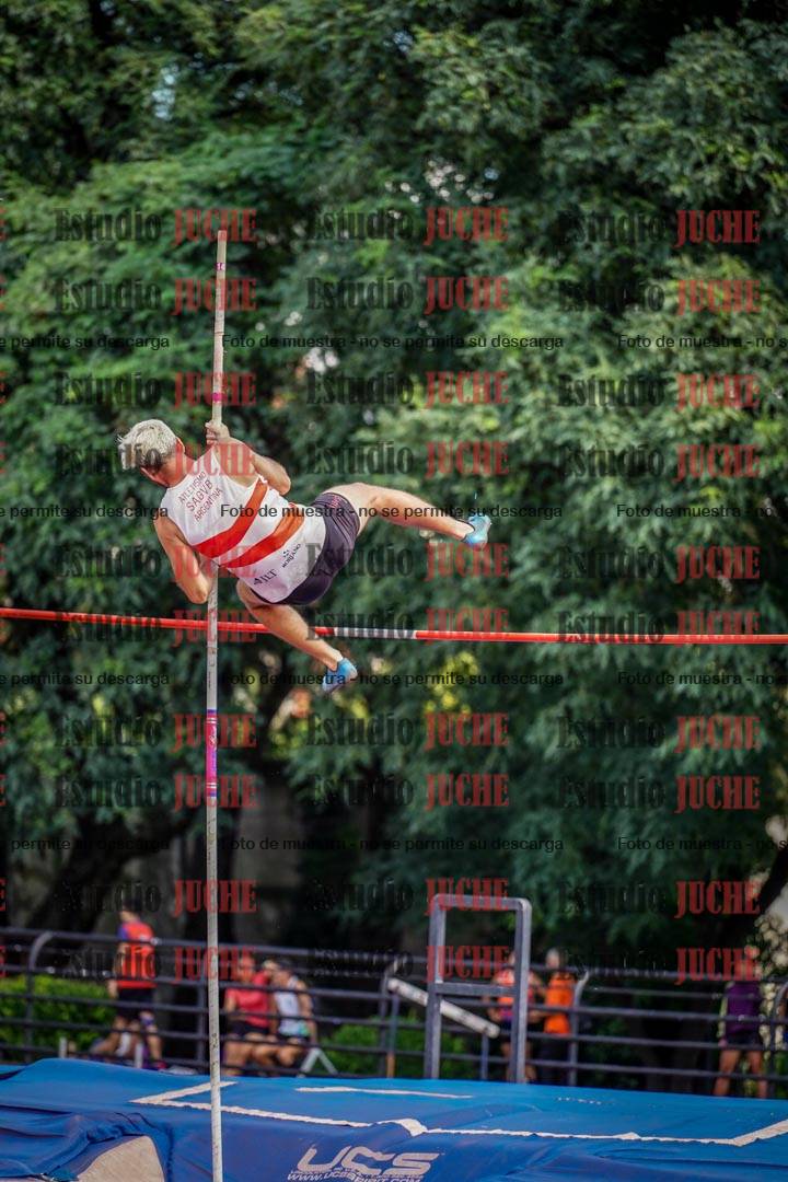 Fotos del salto con garrocha de varones - decatlón 8