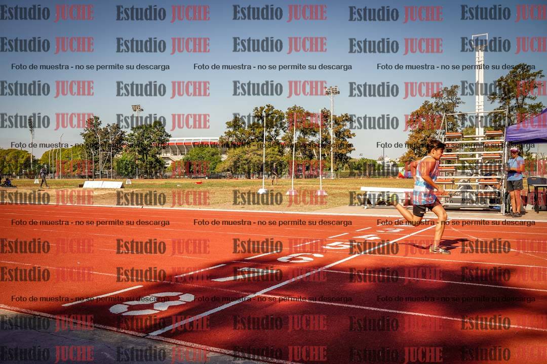 Fotos de los 400 m llanos de varones