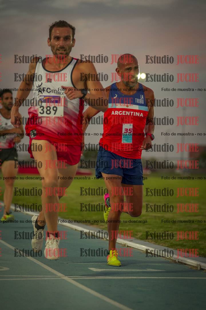 Fotos de los 3000 m llanos de varones