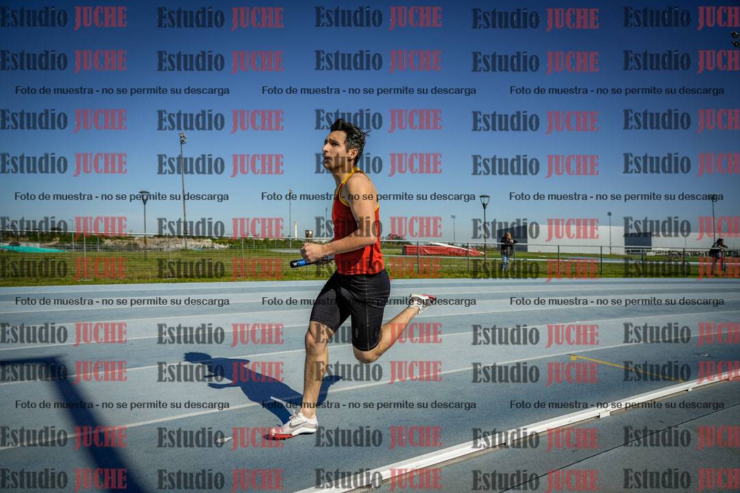 Fotos de las postas 8x300 m mixtas