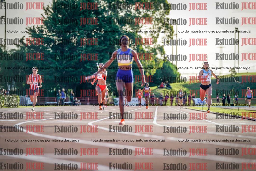 Fotos de los relevos 4x100 m de mujeres