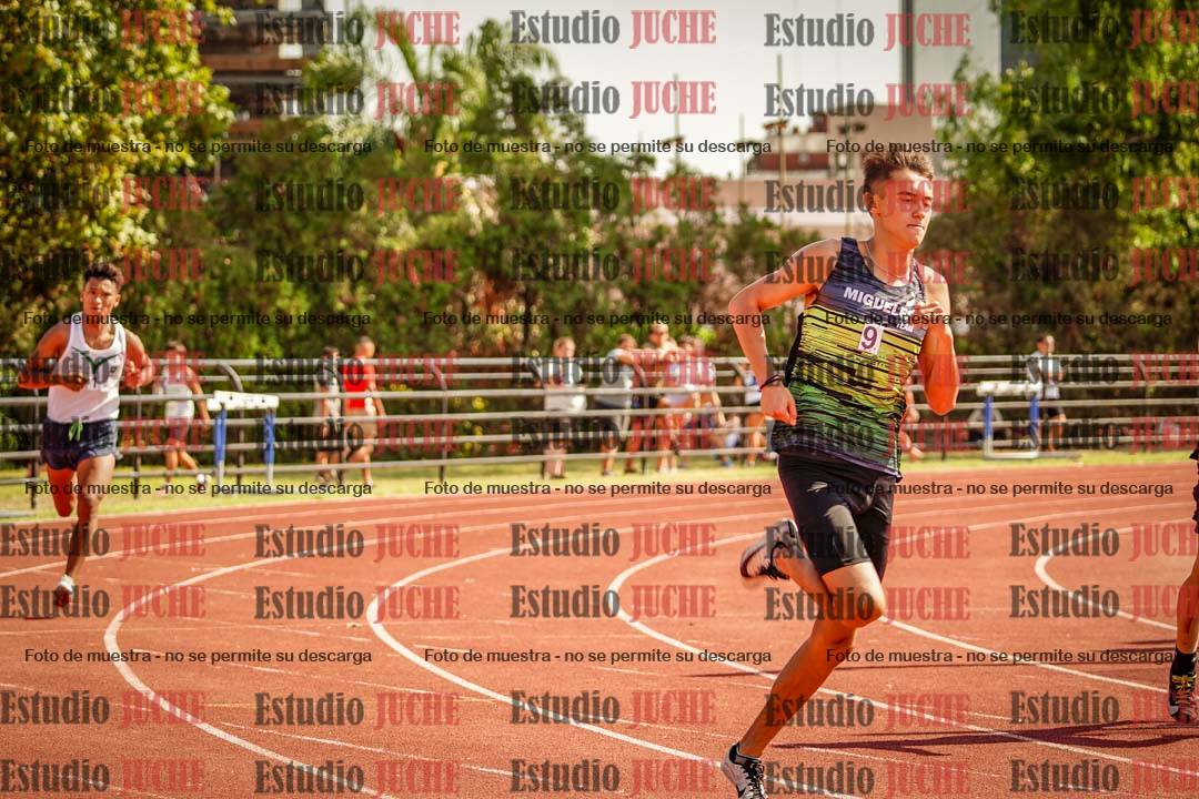 Fotos de los 800 m llanos de varones