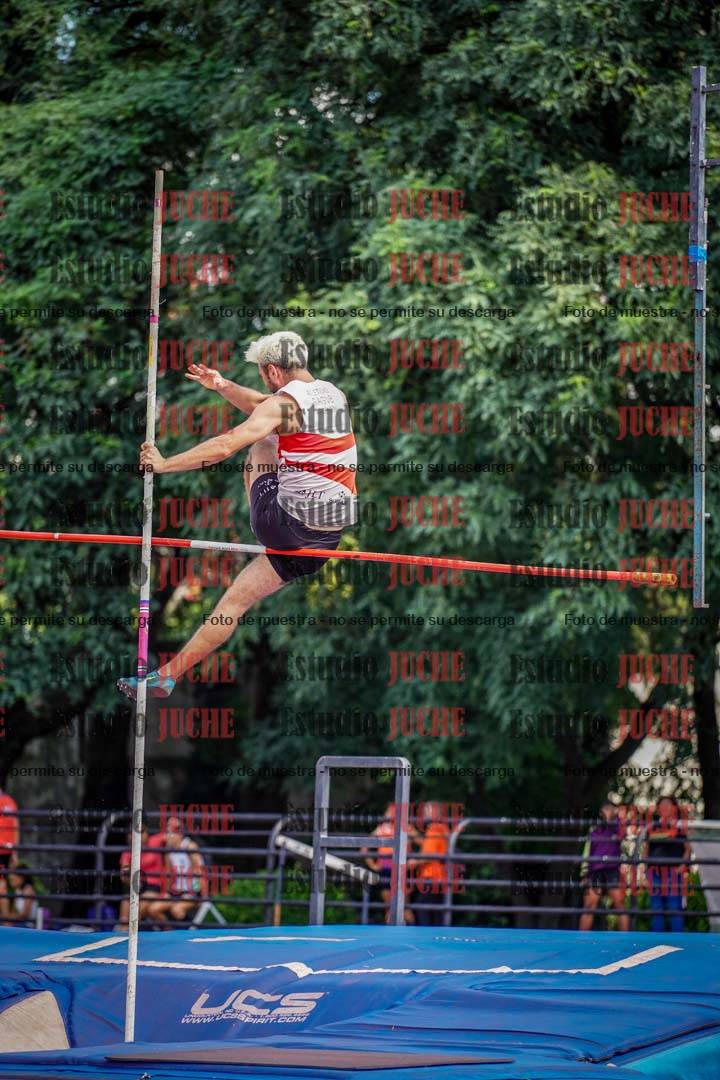 Fotos del salto con garrocha de varones - decatlón 8