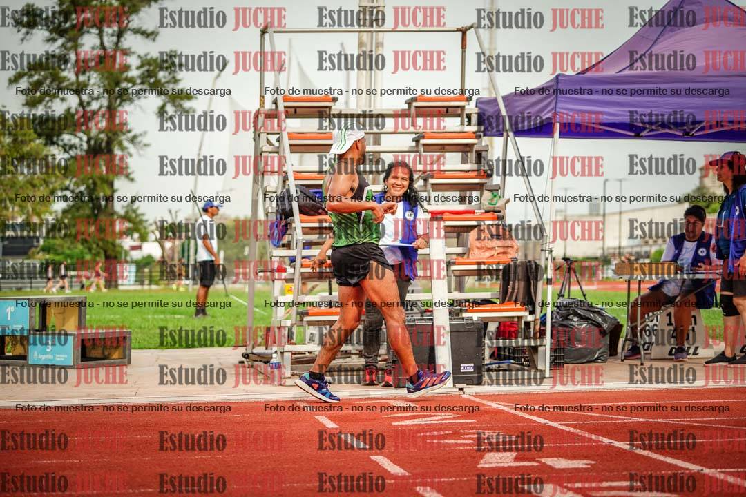Fotos de los 3000 m con obstáculos de varones