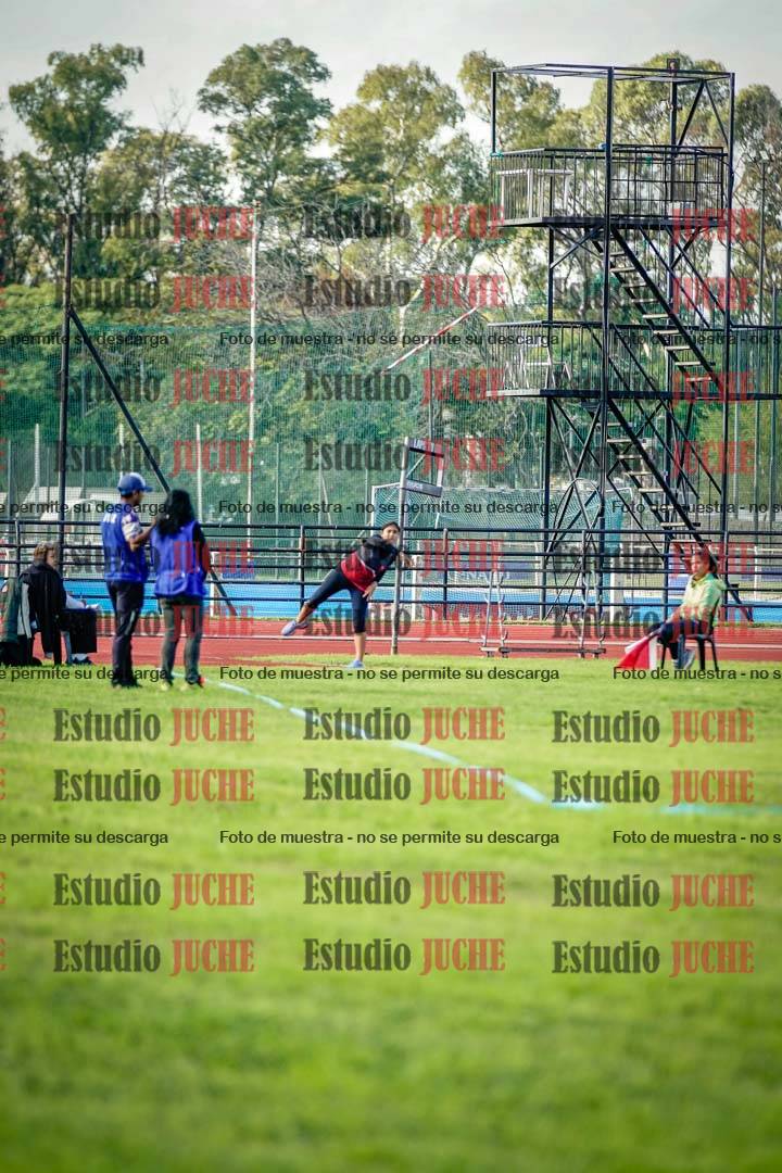 Fotos del lanzamiento de jabalina de mujeres y varones - U14
