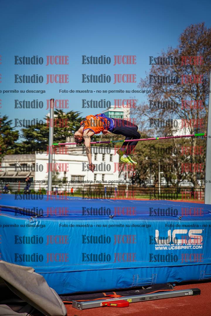 Fotos del salto en alto - todos los grupos