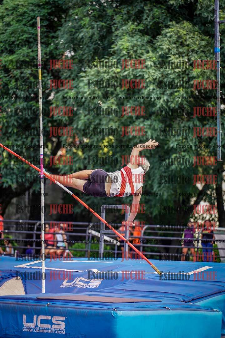 Fotos del salto con garrocha de varones - decatlón 8