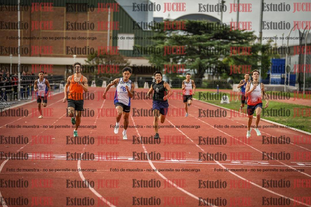 Fotos de los 400 m llanos de varones