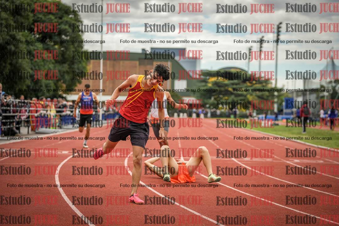 Fotos de los 400 m llanos de varones