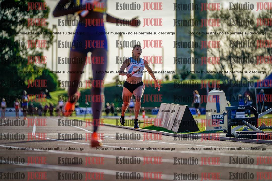 Fotos de los relevos 4x100 m de mujeres
