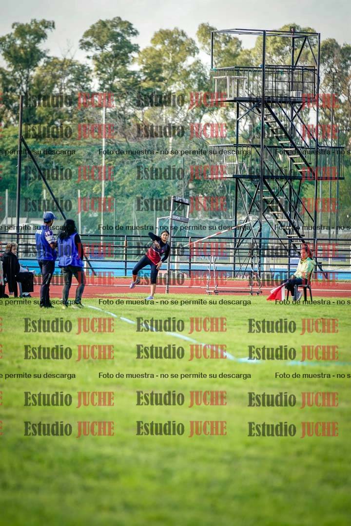 Fotos del lanzamiento de jabalina de mujeres y varones - U14