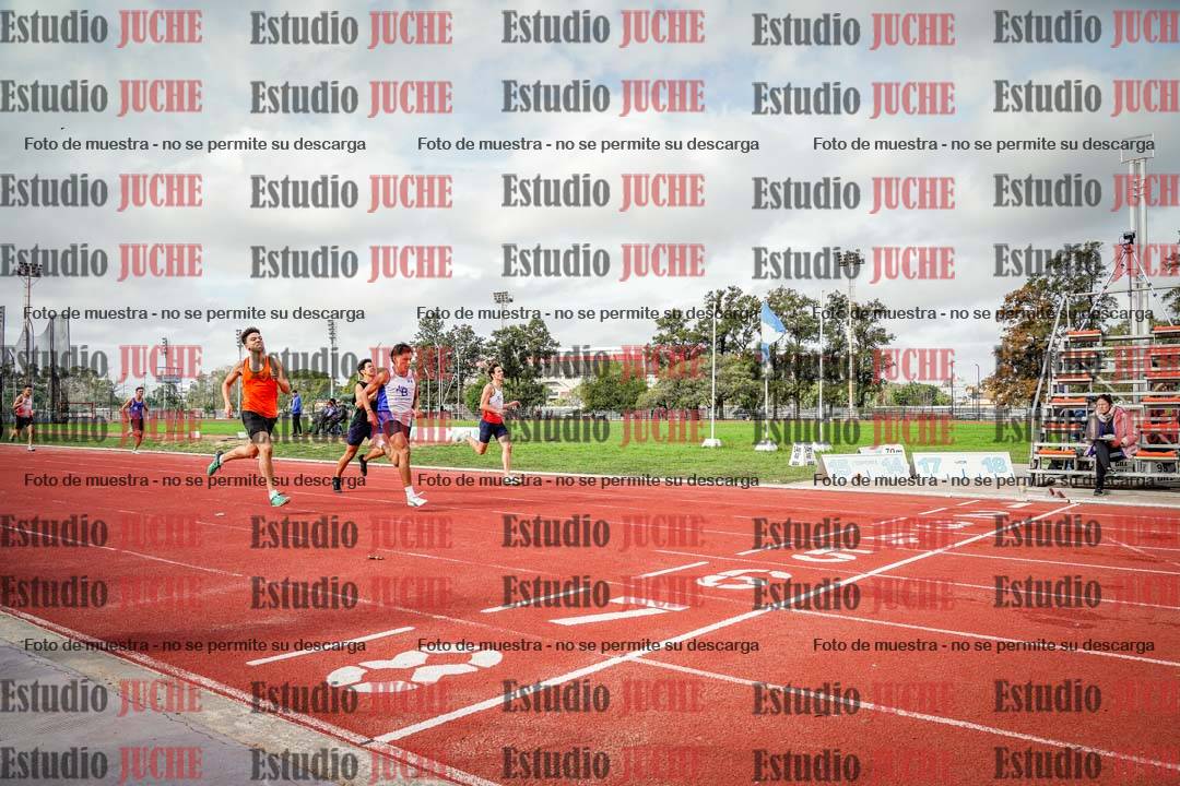 Fotos de los 400 m llanos de varones