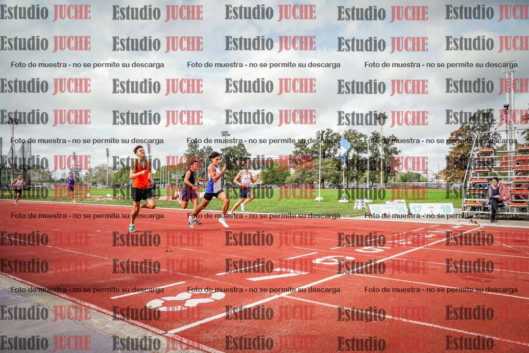 Fotos de los 400 m llanos de varones