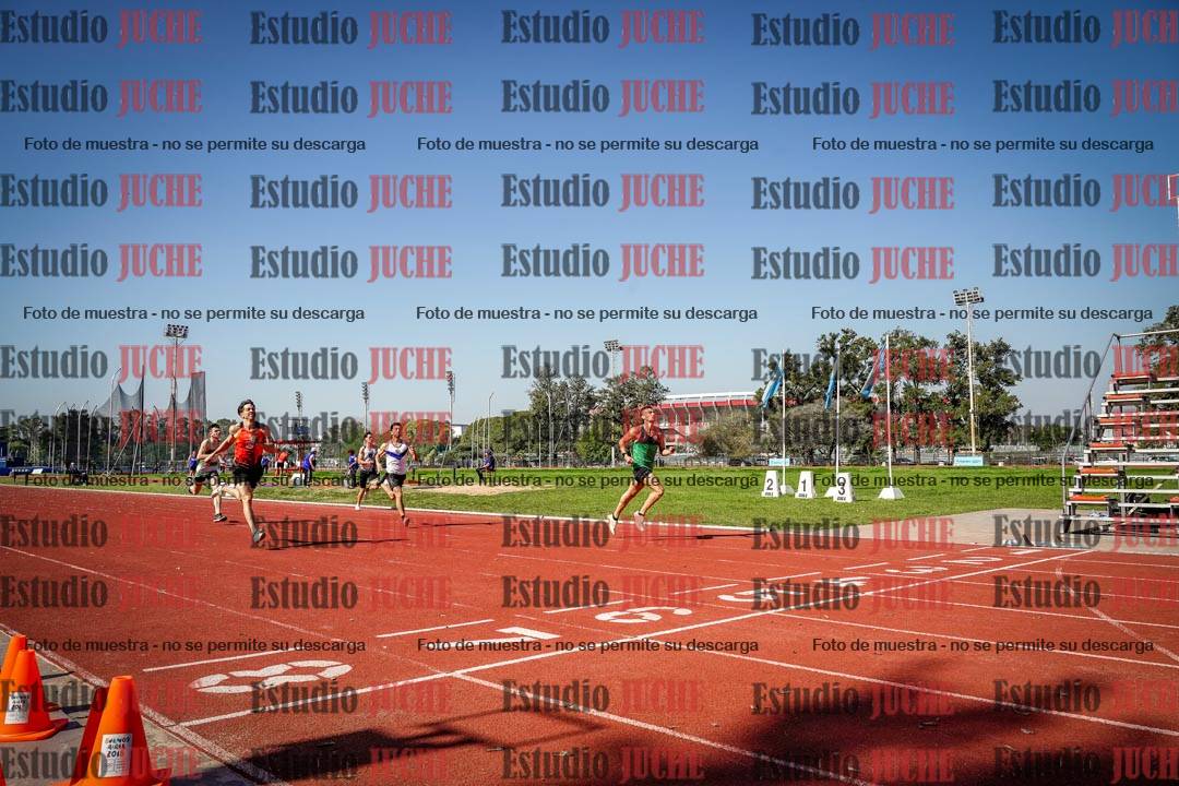 Fotos de los 400 m llanos de varones