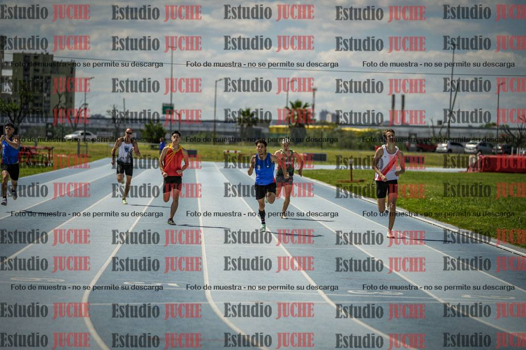 Fotos de los 400 m llanos de varones