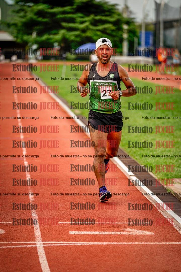 Fotos de los 3000 m con obstáculos de varones
