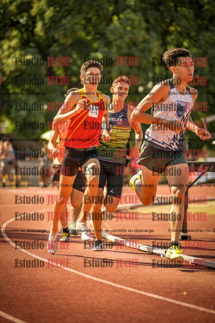 Fotos de los 800 m llanos de varones