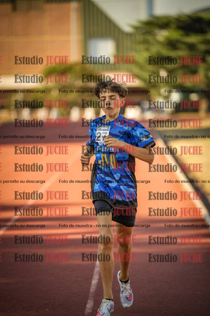 Fotos de los 800 m llanos de varones