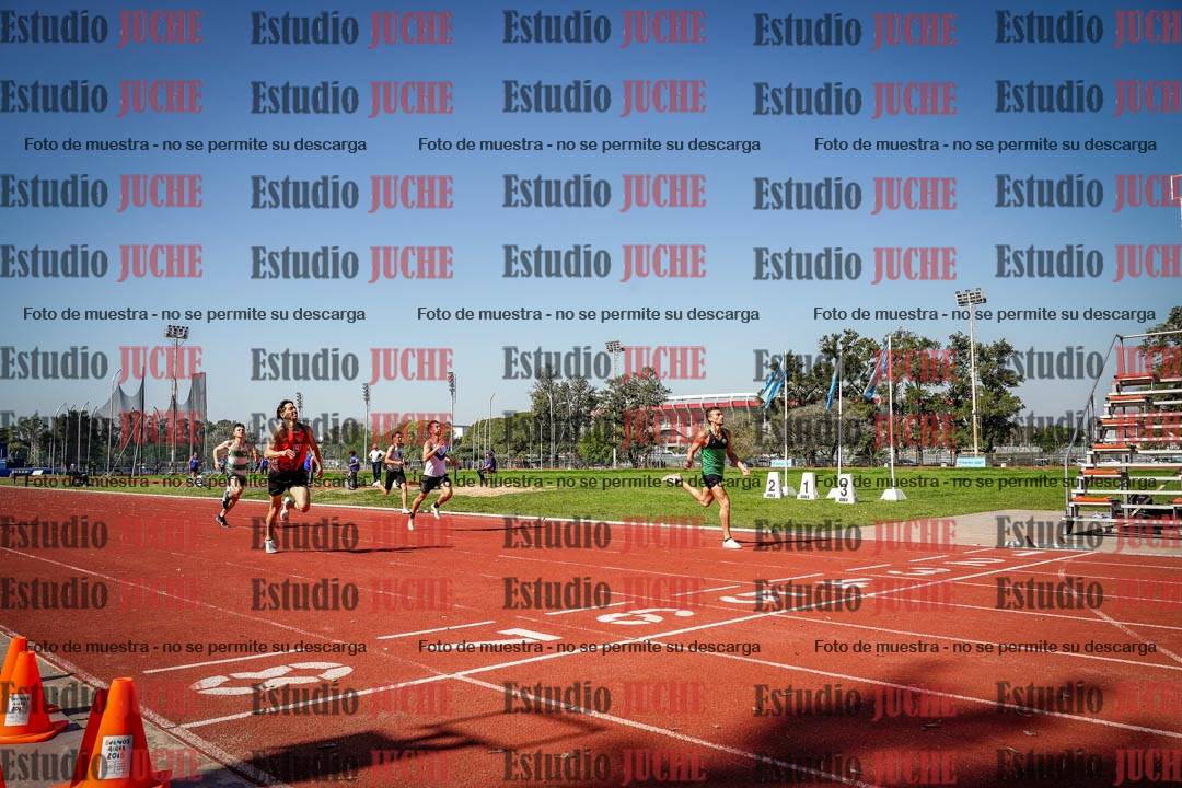 Fotos de los 400 m llanos de varones