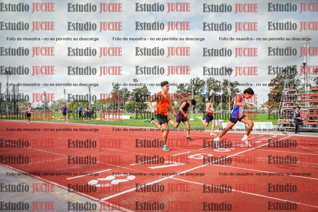 Fotos de los 400 m llanos de varones