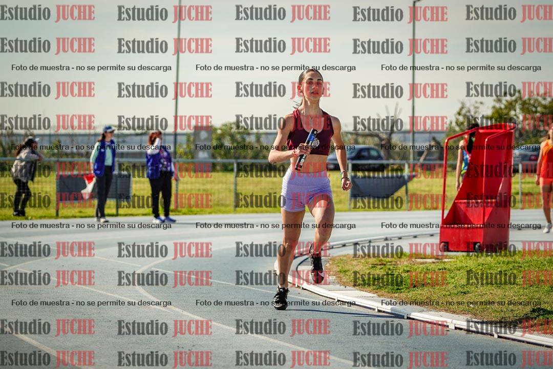 Fotos de las postas 8x300 m mixtas