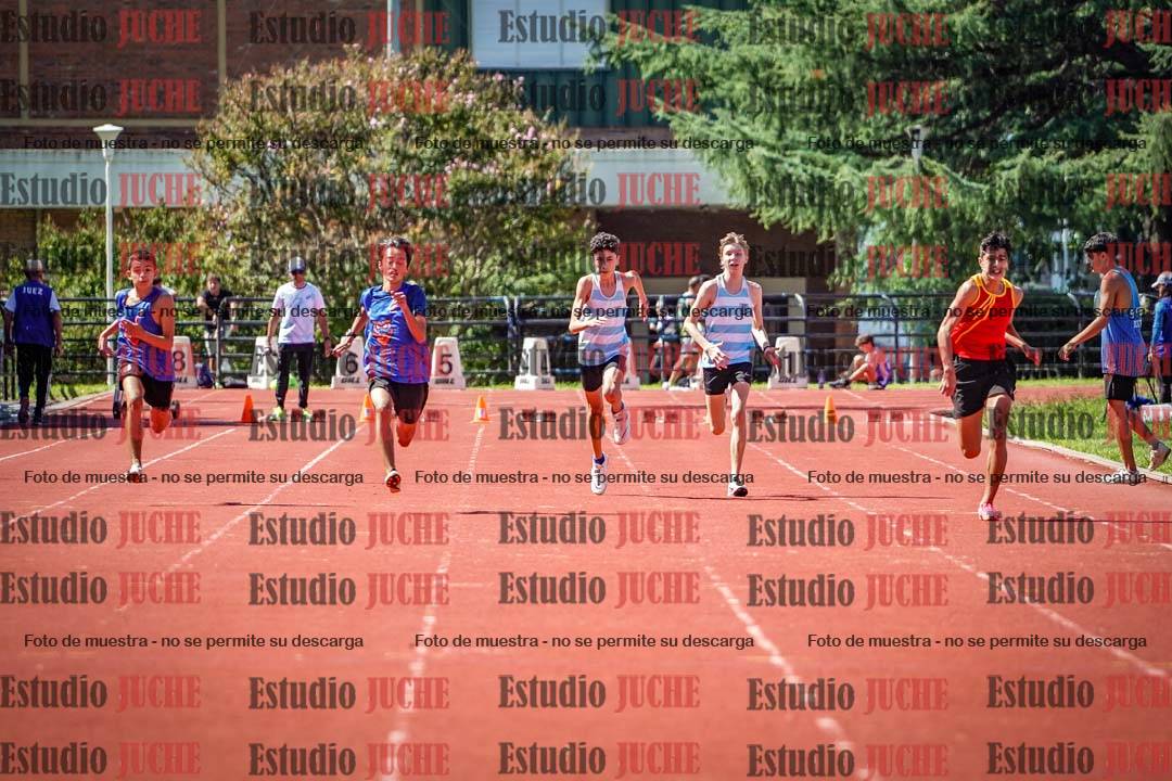 Fotos de los 80 m de varones