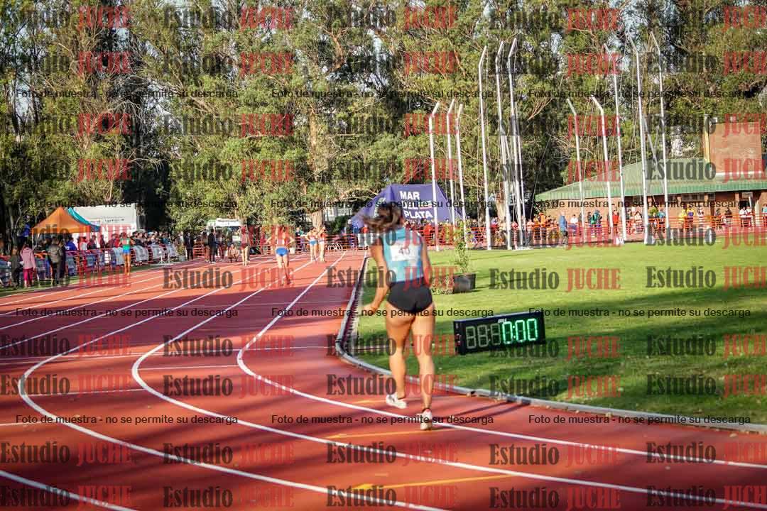 Fotos de los relevos 4x100 m de mujeres